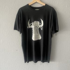 2000s Michael Jordan Chicago Bulls Shoe Black Tshirt Men’s XL Basketball Graphic